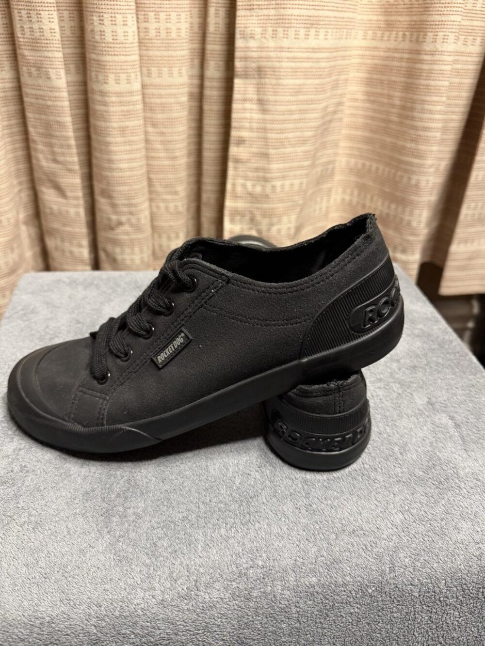 Rocket Dog Black Canvas Lace-Up Sneakers Women's 8